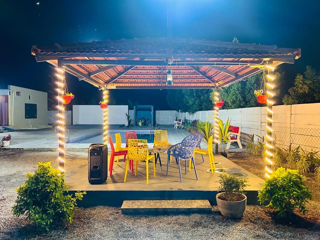Outdoor sit-out at Riztik Villa, Amdapur, Moinabad